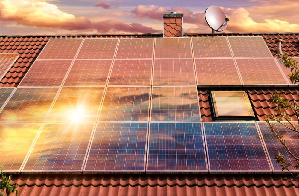 【2023年最新】太陽光発電の売電価格の現状と今後の見通し