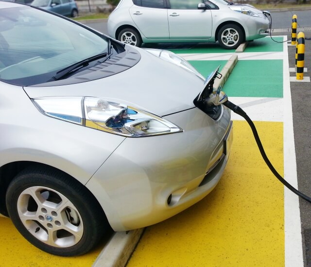 電気自動車の充電用コンセントはV2Hが最適！メリットなどを解説！