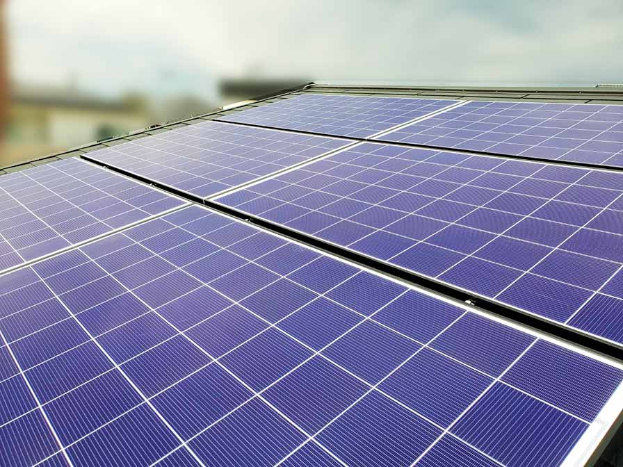 福岡県福岡市東区のＩ邸にて太陽光発電システムの工事しました。