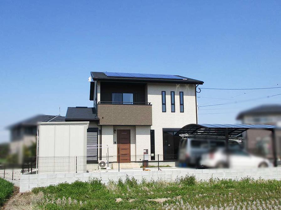 福岡県筑後市のＴ様邸にて太陽光発電システムの設置工事をしました！