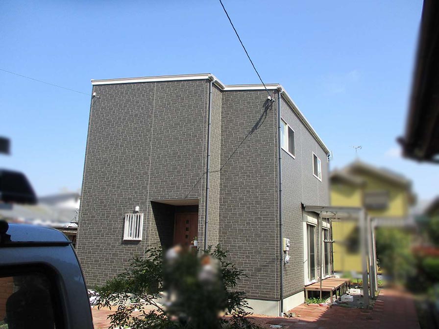 福岡県筑後市のＫ様邸にて太陽光発電システムの設置工事をさせていただきました。
