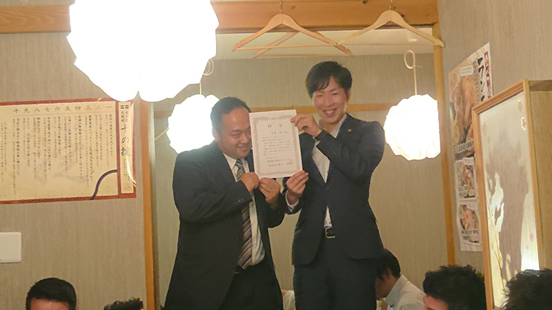 昇格した3名に辞令をお渡ししました！