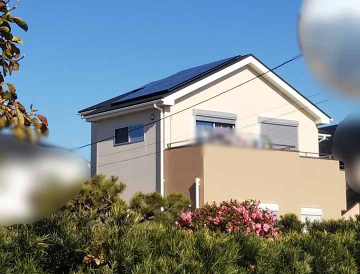愛知県弥富市のＳ様邸にて太陽光発電システムの設置工事しました。