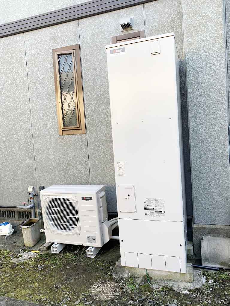 福岡県久留米市のＳ様邸にてエコキュート設置工事をしました。