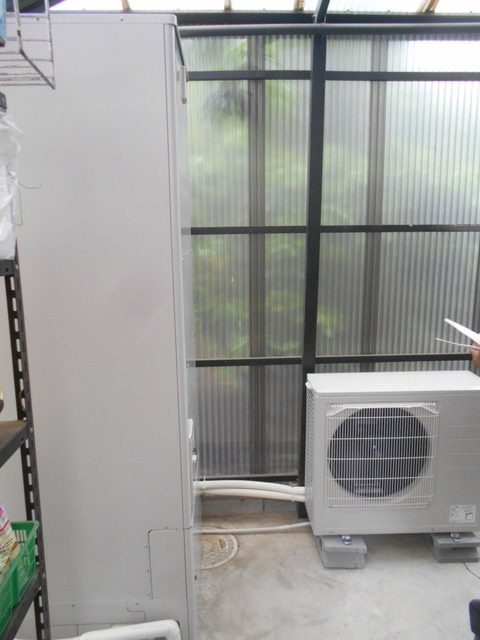 佐賀県佐賀市T様邸にて、エコキュートを設置しました！