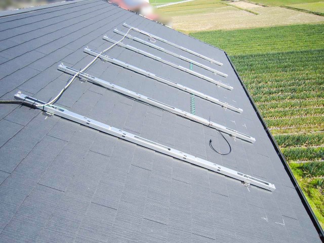 福岡県糸島市のK様邸にて、太陽光発電システムを設置しました≪架台≫