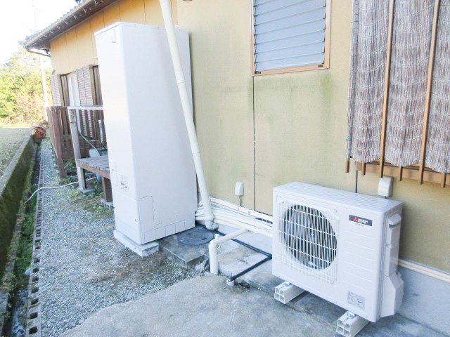 福岡県田川郡のI様邸にて、エコキュートを設置しました≪施工後≫