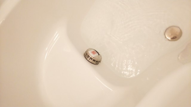 佐賀県神埼郡のK様邸にて、エコキュート設置しました≪浴槽内≫