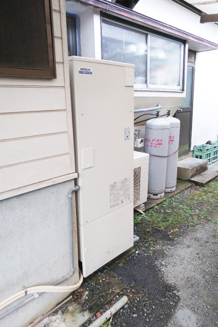 福岡県築上郡のN様邸にて、エコキュート設置しました≪貯湯ユニット≫