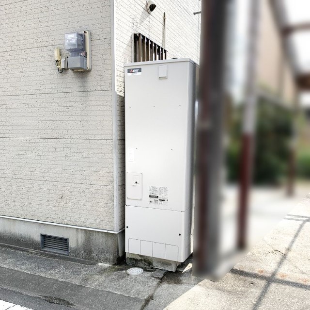佐賀県多久市のJ様邸にて、エコキュート設置しました≪貯湯ユニット≫