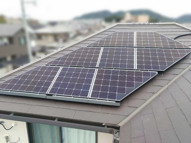 福岡県北九州市のN様邸にて、太陽光発電システムを設置しました≪施工後≫