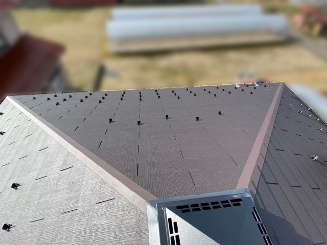 石川県小松市のT様邸にて、太陽光発電システムを設置しました≪施工中≫