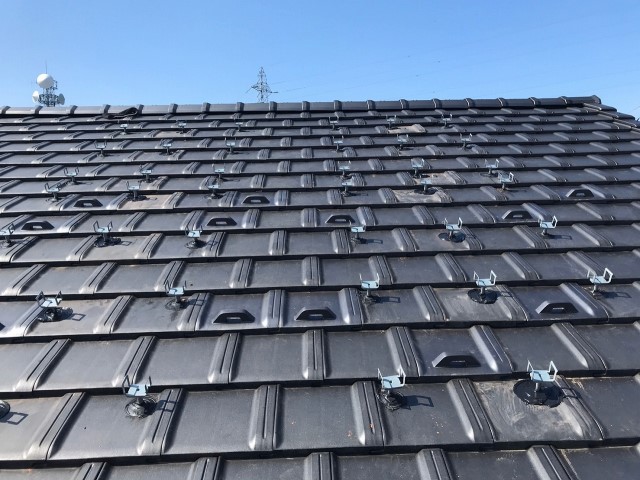 福井県吉田郡のT様邸にて、太陽発電システムを設置しました≪施工中≫