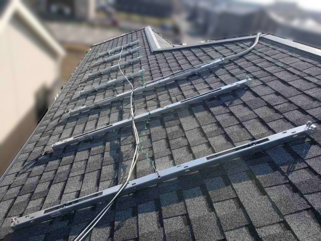 三重県三重郡のI様邸にて、太陽光発電システムを設置しました≪架台≫