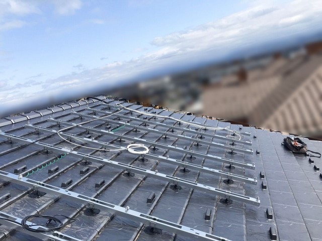 石川県小松市のM様邸にて、太陽光発電システムを設置しました≪架台≫