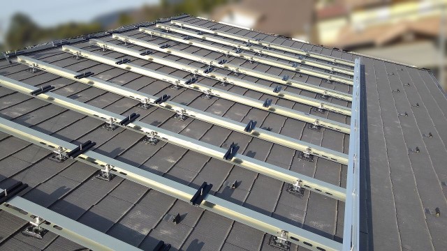 石川県加賀市のY様邸にて、太陽光発電システムを設置しました≪架台≫