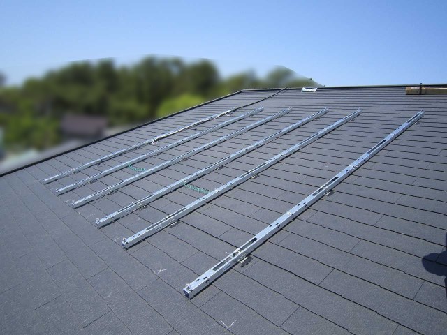 福岡県古賀市のY様邸にて、太陽光発電システムを設置しました≪架台≫