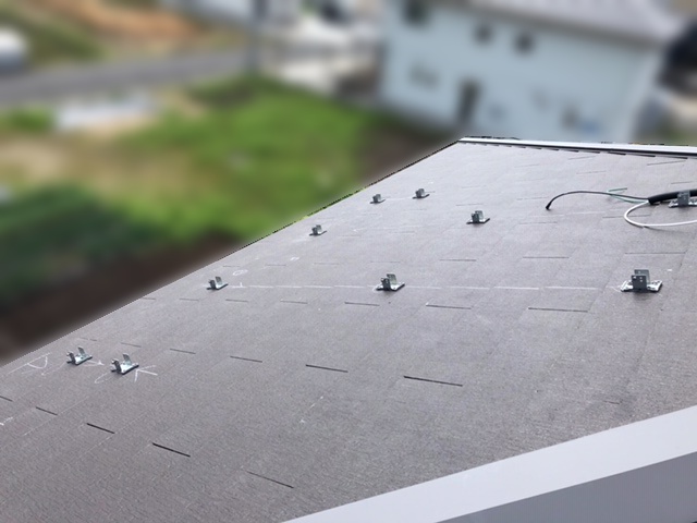 岐阜県瑞浪市のN様邸にて、太陽光発電システムを設置しました≪施工中≫