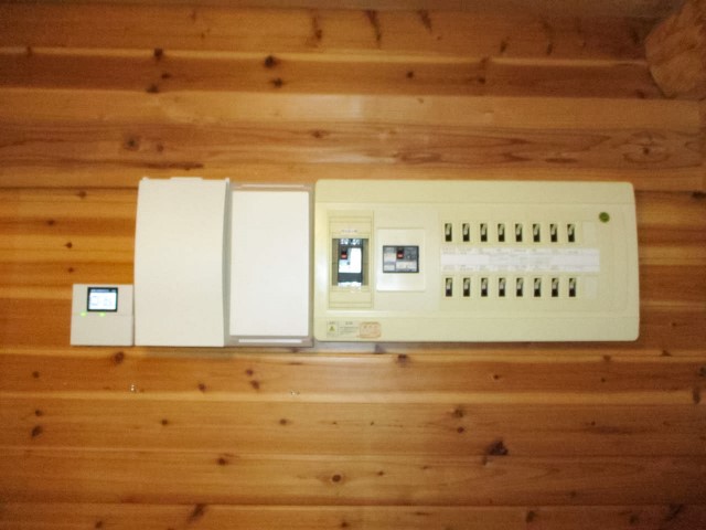 山口県下関市のT様邸にて、蓄電システムを設置しました≪分電盤≫