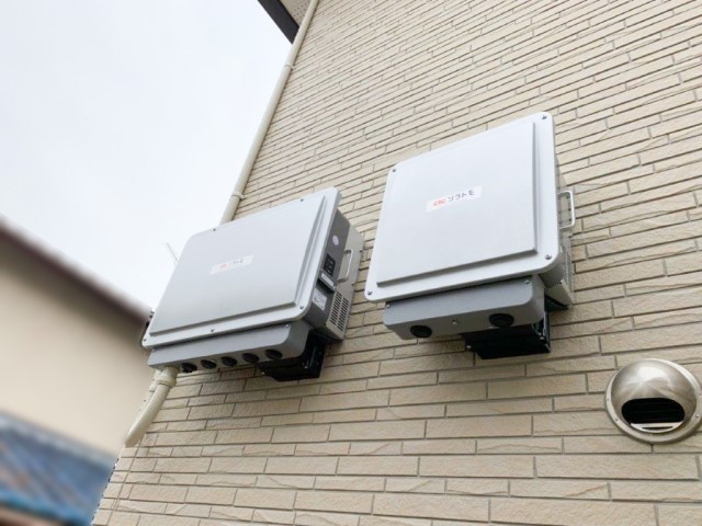 福岡県直方市のU様邸にて、太陽光発電システムを設置しました≪パワコン≫