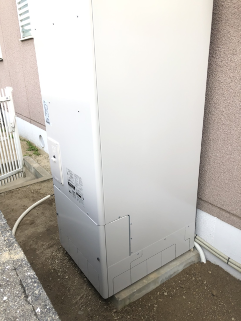 岡山県岡山市のY様邸にて、エコキュートの設置をしました≪貯湯ユニット≫