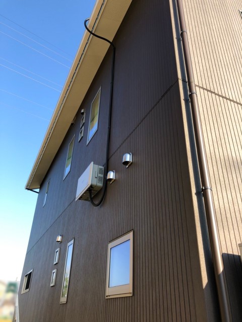 石川県加賀市のF様邸にて、太陽光発電システムを設置しました≪パワコン≫