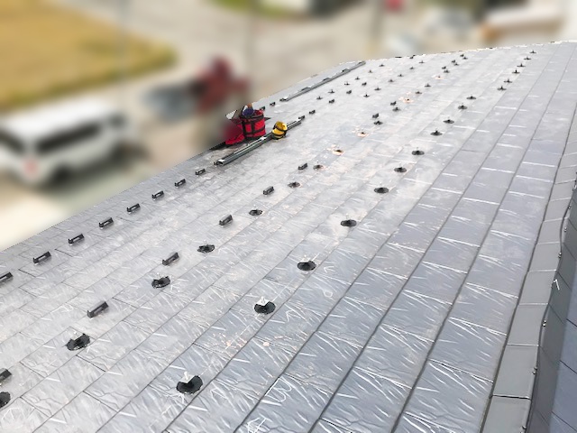 石川県加賀市のF様邸にて、太陽光発電システムを設置しました≪施工中≫