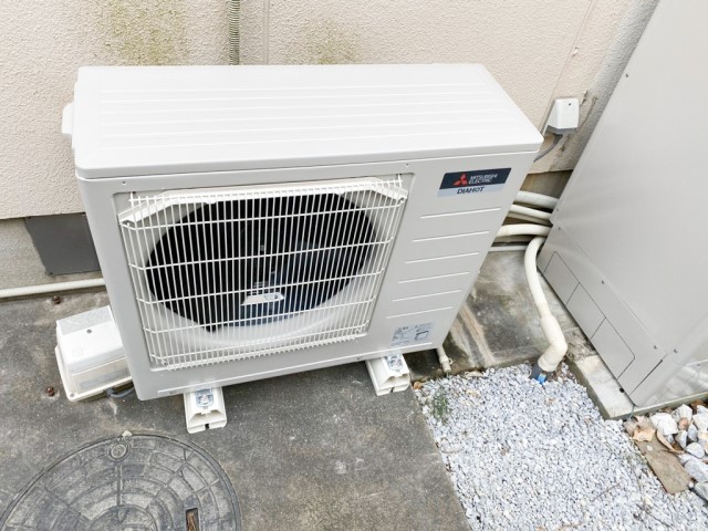 福岡県田川市のG様邸にて、エコキュートを設置しました≪ヒートポンプユニット≫