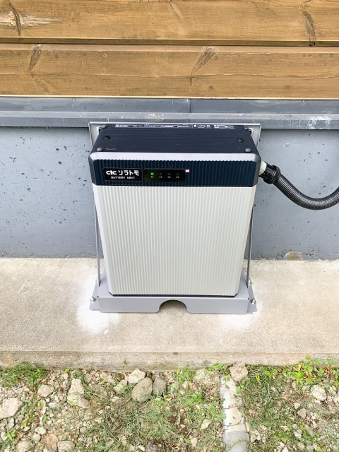 宮崎県東諸県郡のN様邸にて、蓄電システムを設置しました≪本体≫