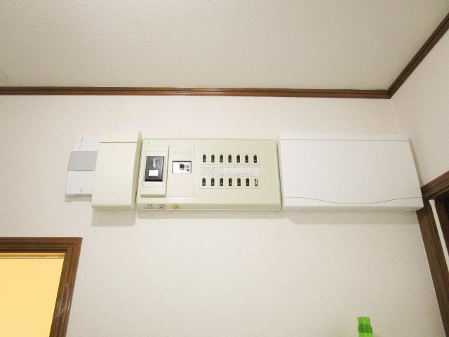 E様邸にて、蓄電システムを設置しました≪分電盤≫