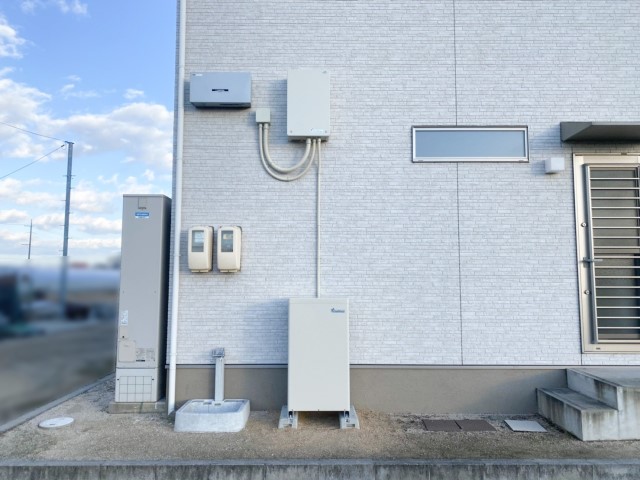 岡山県岡山市のT様邸にて、蓄電システムを設置しました≪屋外外観≫