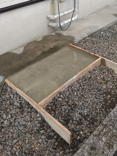 宮崎県都城市のS様邸にて、エコキュートを設置しました≪基礎工事≫