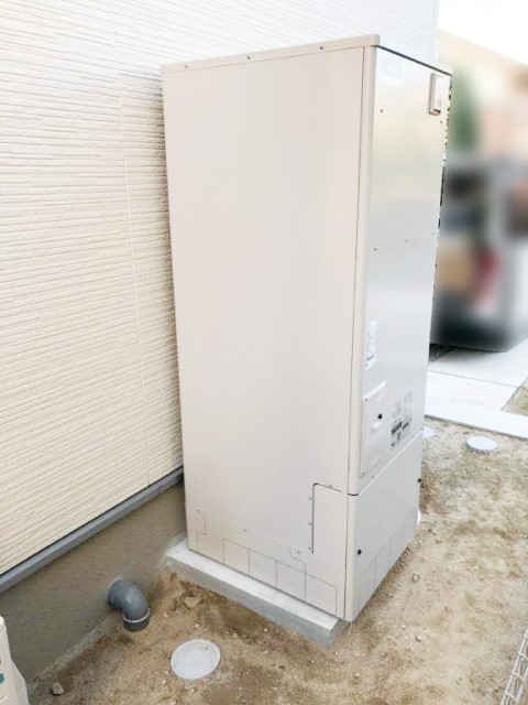 福岡県のF様邸にて、エコキュートの設置をしました≪貯湯ユニット≫