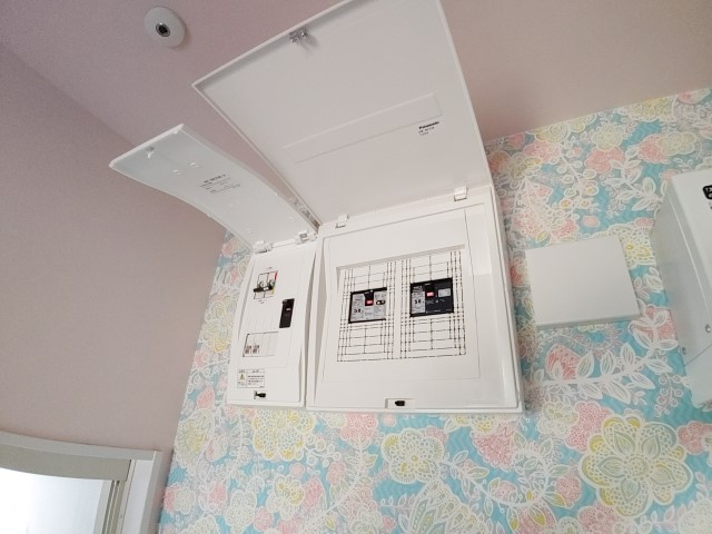 長崎県のM様邸にて、蓄電システムを設置しました≪分電盤≫内部