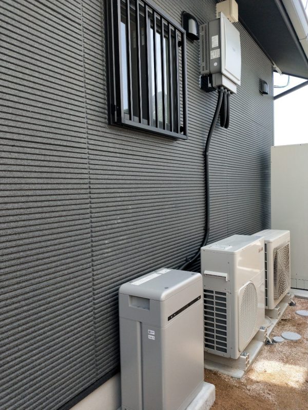 山口県のN様邸にて、蓄電システムを設置しました！≪パワーコンディショナ≫