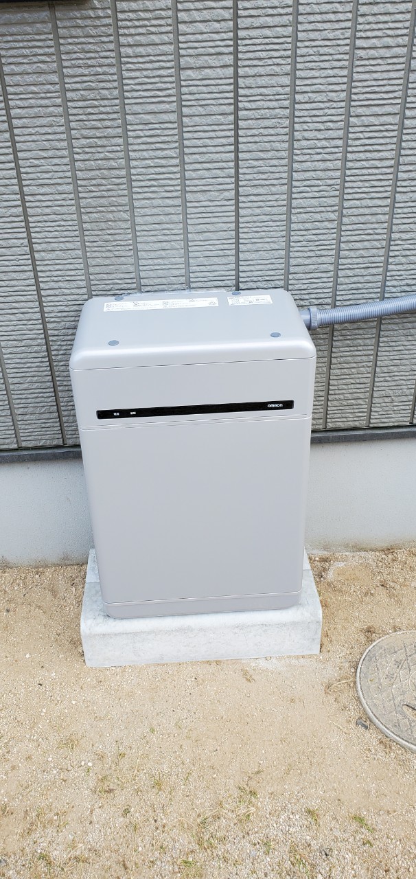 山口県のT様邸にて、オムロン蓄電システム（9.8 kWh）を設置させていただきました。