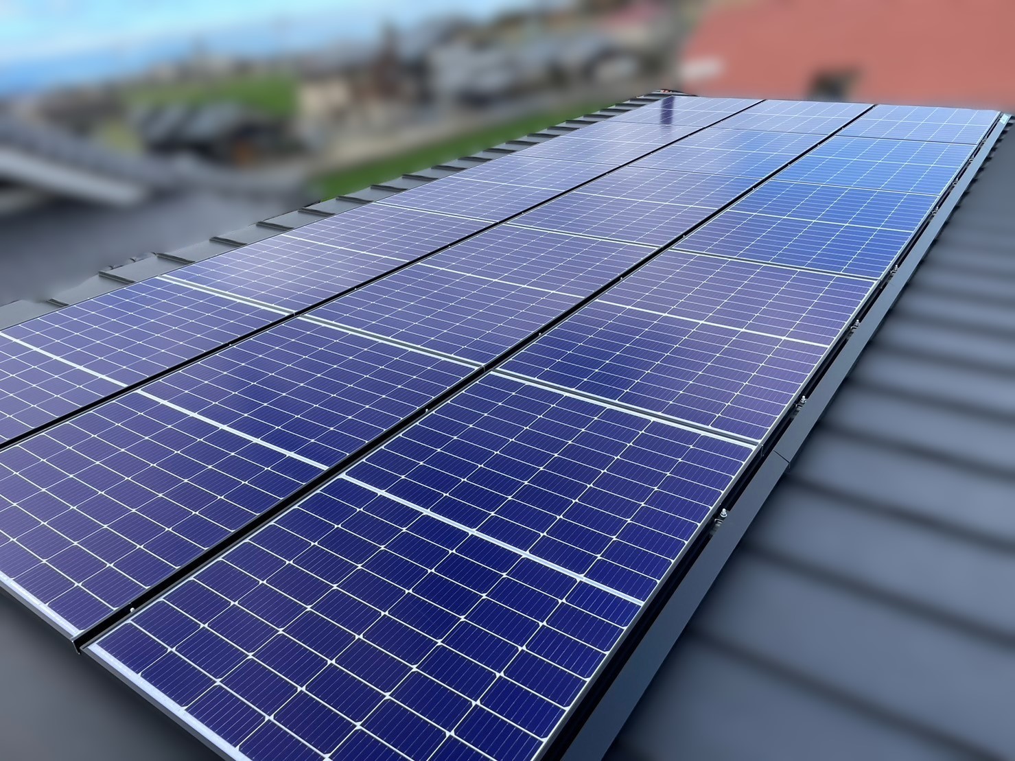 愛媛県伊予郡のY様宅に太陽光発電、蓄電池を設置いたしました