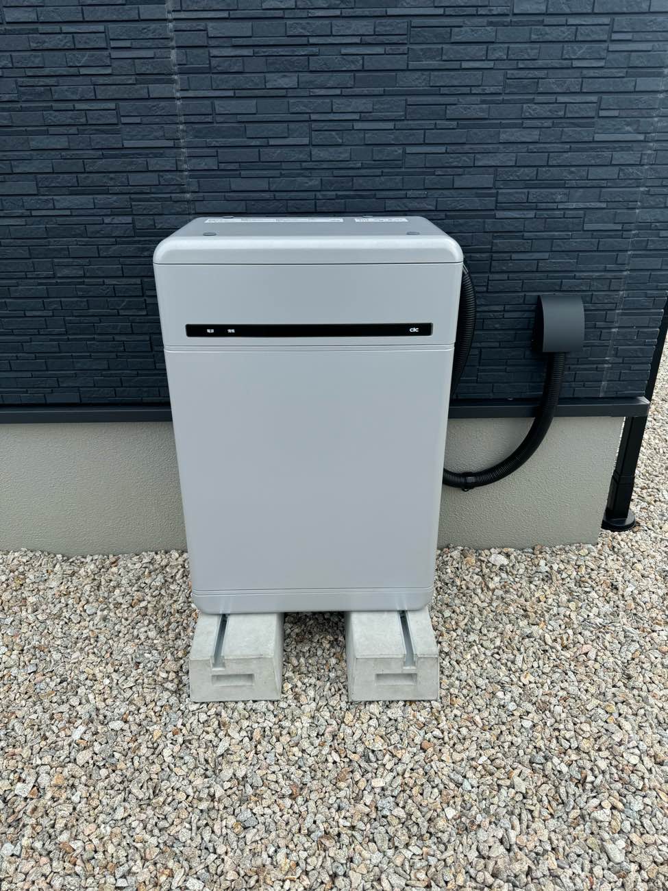 福岡県小郡市のH様宅に蓄電池を設置いたしました