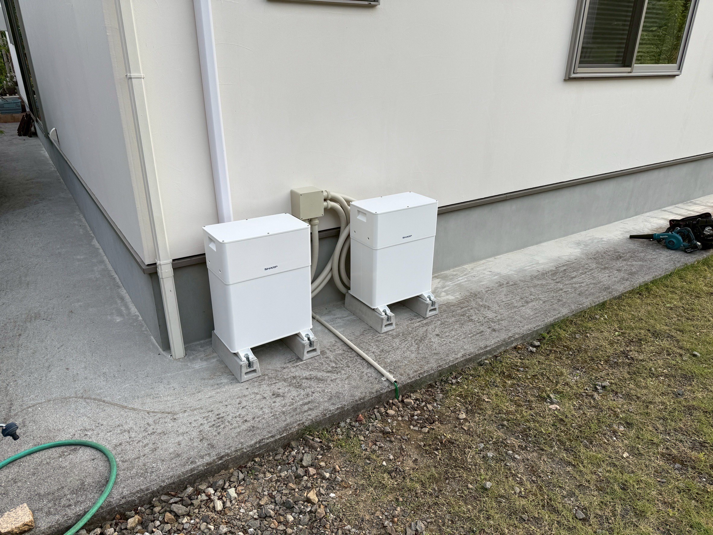 愛媛県北宇和郡のS様宅に蓄電池システムを設置いたしました