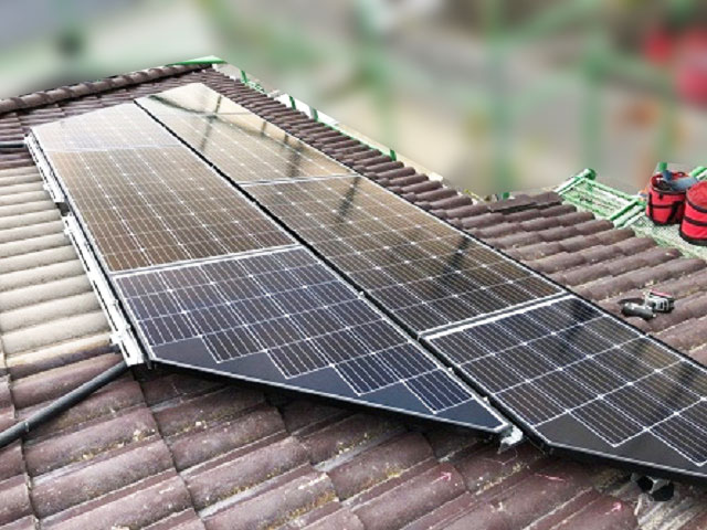 宮崎市のＳ様邸にて長州産業の太陽光発電システムの設置工事しました。