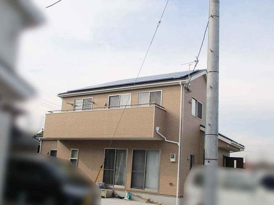 福岡県久留米市のＴ様邸にて長州産業の太陽光発電システムの設置工事をしました。