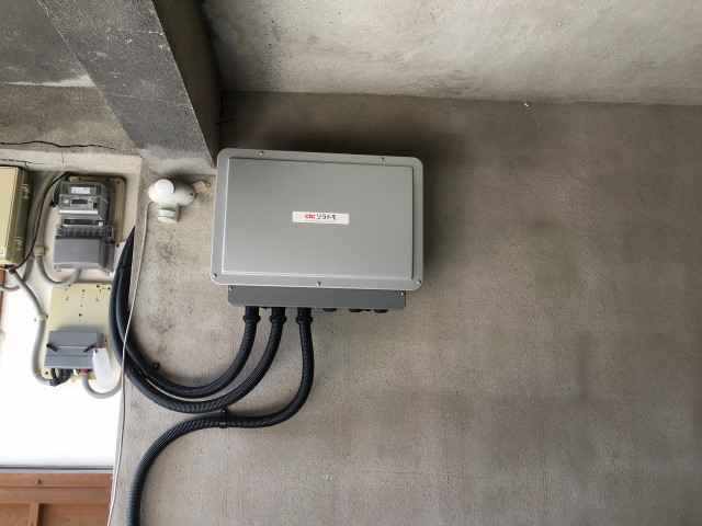 佐賀県唐津市のS様邸にて蓄電システムを設置しました≪パワコン≫