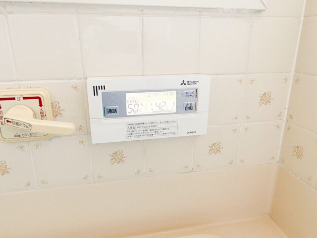 福岡県北九州市のI様邸にて、エコキュート設置しました≪浴室リモコン≫
