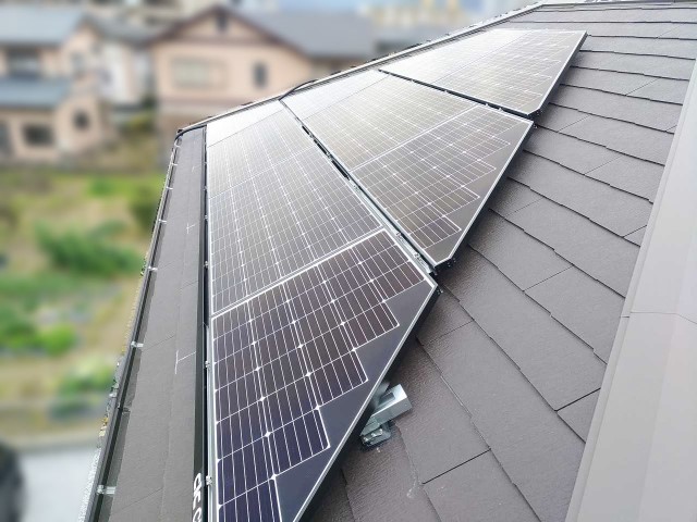 福岡県北九州市のN様邸にて、太陽光発電システムを設置しました≪施工後≫