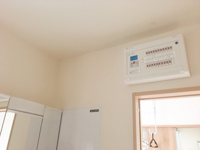 石川県白山市のO様邸にて、太陽光発電システムを設置しました≪パワコン≫