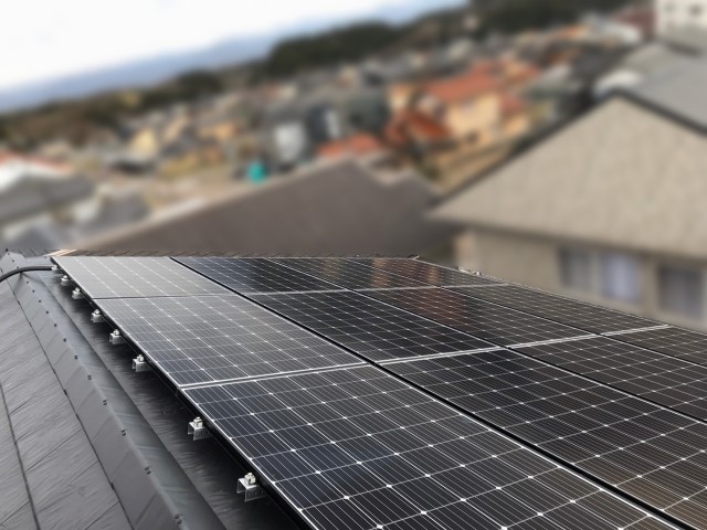 石川県加賀市のo様屋敷にて、太陽光発電システムを設置しました≪施工後≫