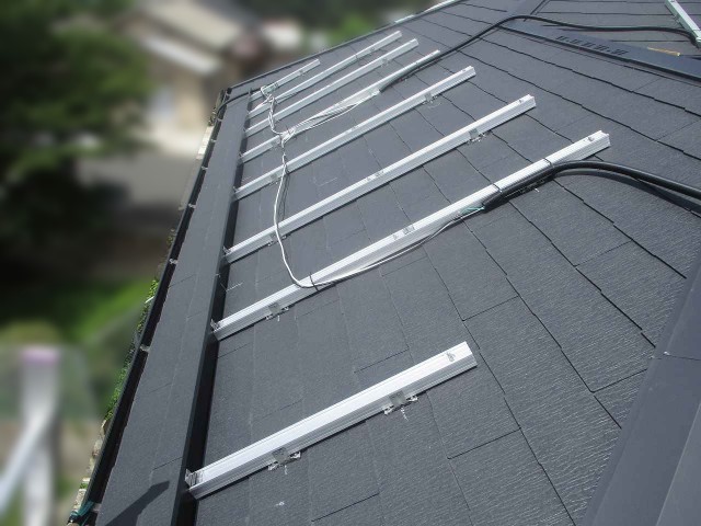 福岡県のK様邸にて、太陽光発電システムを設置しました≪施工中≫