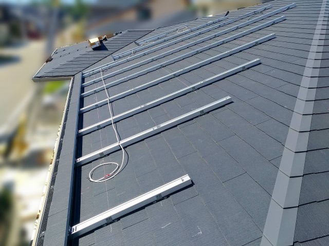 福岡県のK様邸にて、太陽光発電システムを設置しました≪施工中≫