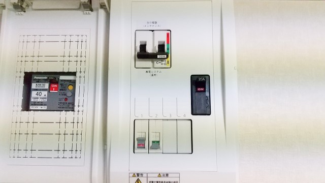 長崎県のU様邸にて、蓄電システムを設置しました≪分電盤≫内部