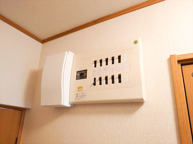 鳥取県のI様邸にて、蓄電システムを設置しました！≪分電盤≫